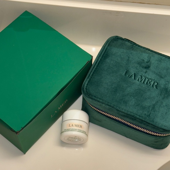 La Mer the moisturizing Soft Cream with emerald Velvet Case brand new - Picture 14 of 16